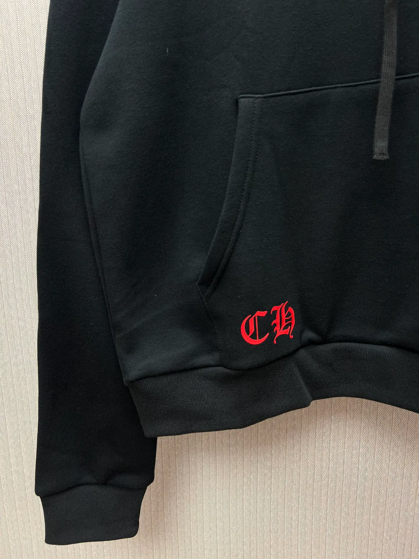 M36—P210 -Chrome Hearts/Chrome Hearts printed sweatshirt cardigan jacket -420 grams of high-density, high-quality wool, soft, delicate and skin-friendly, soft and silky to the touch, warm and skin-friendly -The hardware and zipper accessories are all customized and full of details -Colour: black -Size: S M L XL